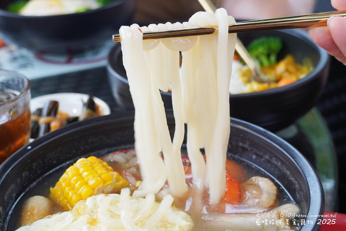 苗栗縣三義鄉【苗栗景觀餐廳】映象水岸｜峇里島風格湖畔餐廳，享受山景湖光與天鵝船的放鬆時光。苗栗景點