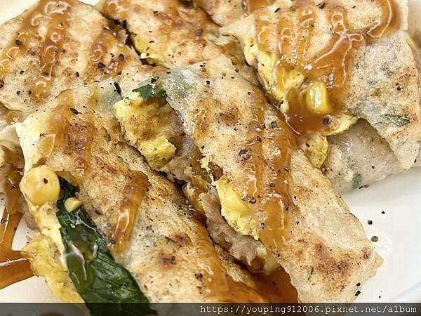 台北文山區|Alpha Toast 在外送平台上的照片吸引到我,蛋餅、吐司跟排骨肉都很好吃,缺點是現場等要一點時