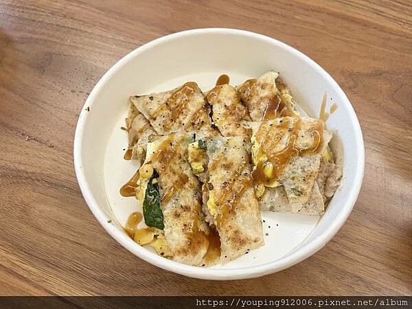 台北文山區|Alpha Toast 在外送平台上的照片吸引到我,蛋餅、吐司跟排骨肉都很好吃,缺點是現場等要一點時