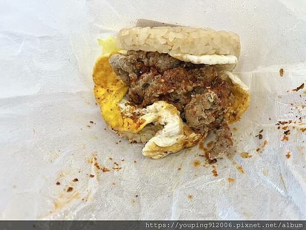 台北文山區|Alpha Toast 在外送平台上的照片吸引到我,蛋餅、吐司跟排骨肉都很好吃,缺點是現場等要一點時