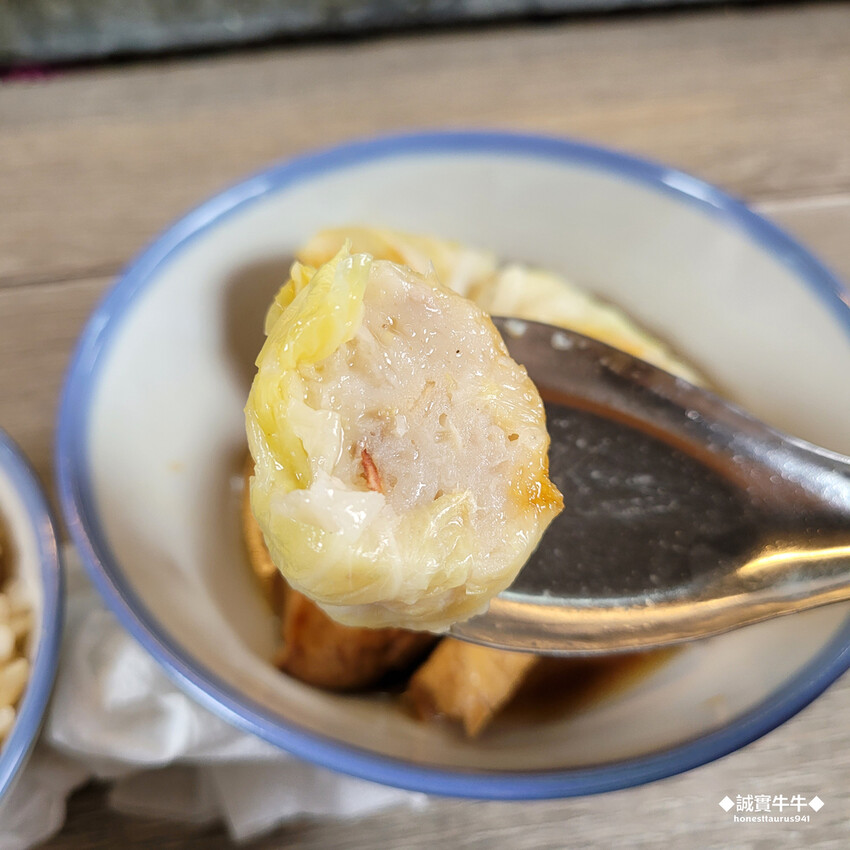 台北大同區美食:大橋頭站《灶頂原汁排骨湯高麗菜飯》連續5年必比登推薦