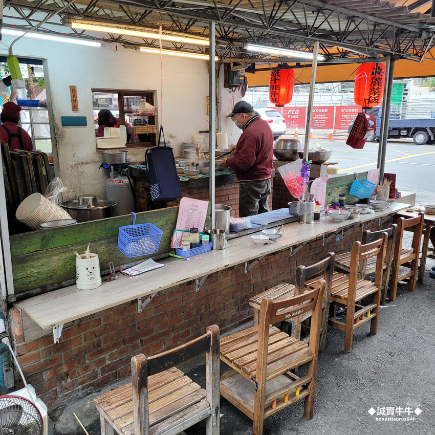 台北大同區美食:大橋頭站《灶頂原汁排骨湯高麗菜飯》連續5年必比登推薦