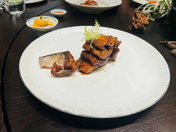 高雄洲際酒店中餐廳:湛露。宴客聚餐的好選擇。必推脆皮烤鴨 高雄洲際酒店中餐廳:湛露。宴客聚餐的好選擇。必推脆皮烤鴨