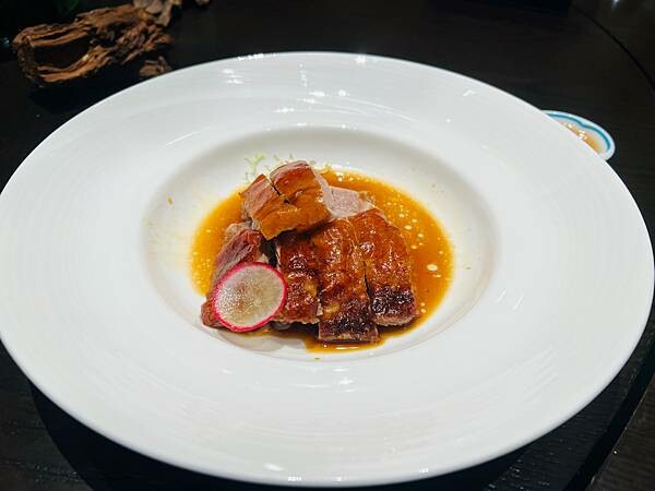 高雄洲際酒店中餐廳:湛露。宴客聚餐的好選擇。必推脆皮烤鴨 高雄洲際酒店中餐廳:湛露。宴客聚餐的好選擇。必推脆皮烤鴨