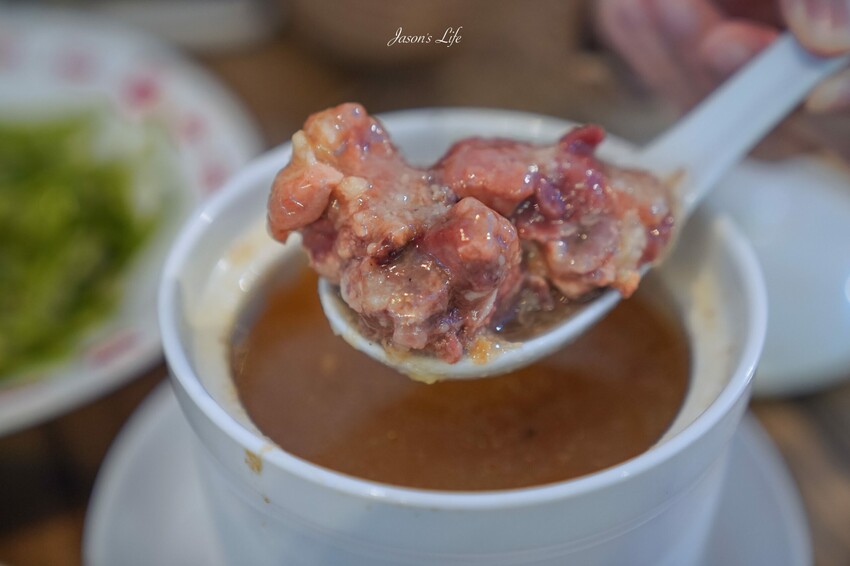 【高雄鼓山｜美食】龍鶴家LONG HO JIA。鼓山美食，年輕人的台式熱炒店，適合多人聚餐