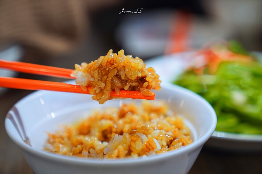 【高雄鼓山｜美食】龍鶴家LONG HO JIA。鼓山美食，年輕人的台式熱炒店，適合多人聚餐