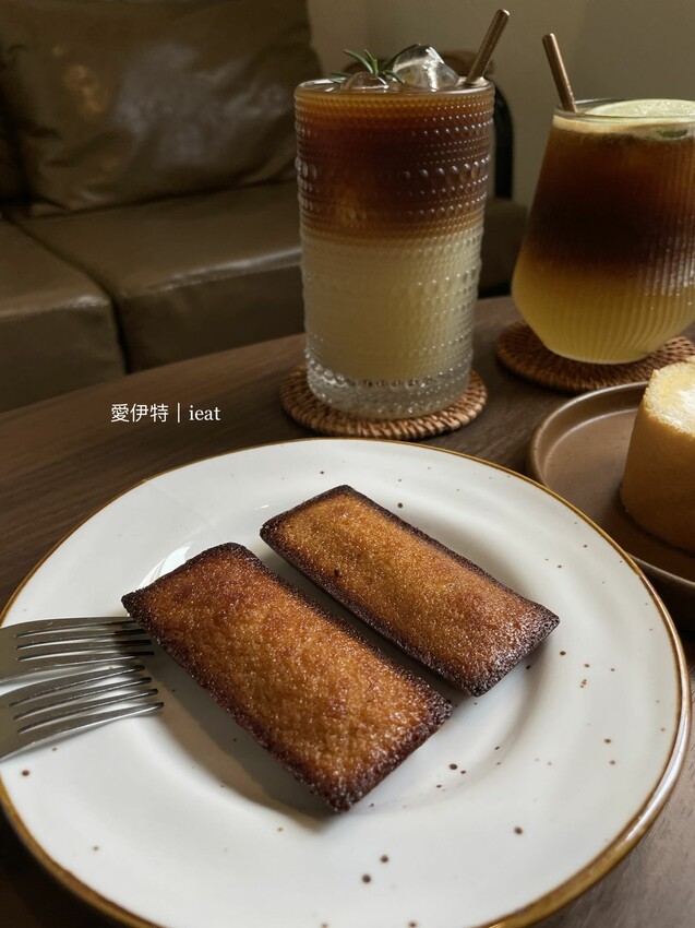 蜂蜜媽媽｜彰化市下午茶推薦，半山腰的青創咖啡廳，蜂蜜生乳捲好吃！ - 愛伊特的分享樂園