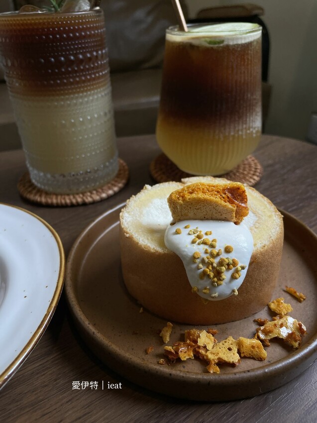 蜂蜜媽媽｜彰化市下午茶推薦，半山腰的青創咖啡廳，蜂蜜生乳捲好吃！ - 愛伊特的分享樂園