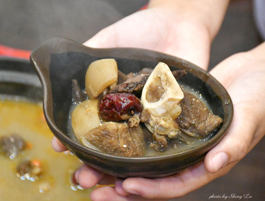 何京寶師傅餐廳│御滿膳羊肉爐22.jpg