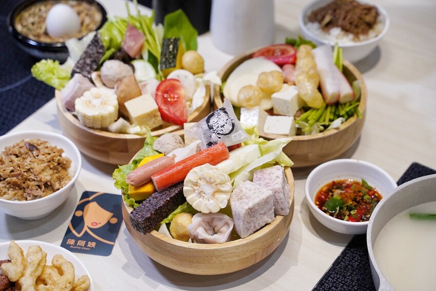 新竹最潮的火鍋來了!「陳阿姨火鍋灶咖」有超豐富的自助吧吃到飽,湯頭、肉品、海鮮品質都有一定水準,不愧是「Uncle shawn」旗下新品牌! - 阿華田的美食日記