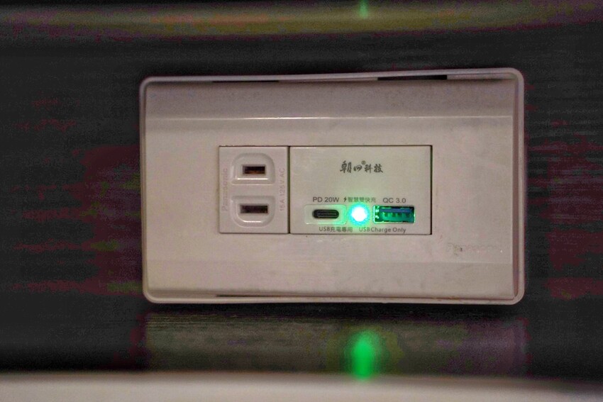 新竹最潮的火鍋來了!「陳阿姨火鍋灶咖」有超豐富的自助吧吃到飽,湯頭、肉品、海鮮品質都有一定水準,不愧是「Uncle shawn」旗下新品牌! - 阿華田的美食日記