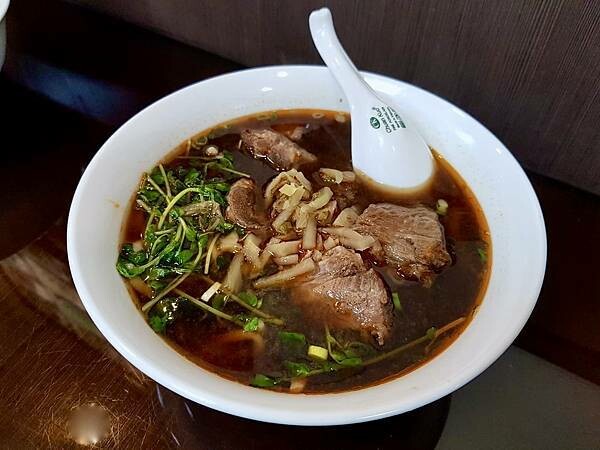 [林口美食] 鳥地方陝西小館 必點牛羊肉泡饃 夾饃 鍋貼 #桃園龜山美食 #機捷A9林口站 @蛋寶趴趴go