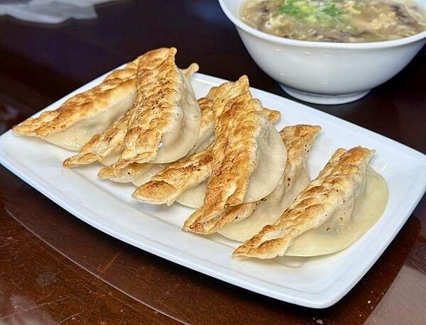 [林口美食] 鳥地方陝西小館 必點牛羊肉泡饃 夾饃 鍋貼 #桃園龜山美食 #機捷A9林口站 @蛋寶趴趴go