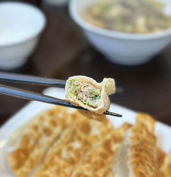 [林口美食] 鳥地方陝西小館 必點牛羊肉泡饃 夾饃 鍋貼 #桃園龜山美食 #機捷A9林口站 @蛋寶趴趴go