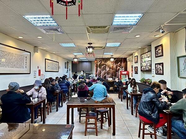 [林口美食] 鳥地方陝西小館 必點牛羊肉泡饃 夾饃 鍋貼 #桃園龜山美食 #機捷A9林口站 @蛋寶趴趴go