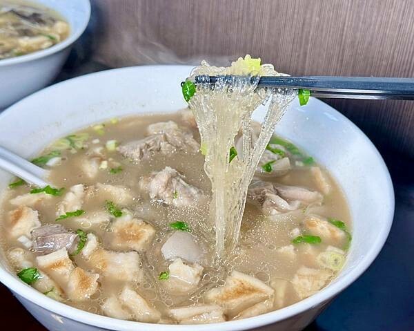 [林口美食] 鳥地方陝西小館 必點牛羊肉泡饃 夾饃 鍋貼 #桃園龜山美食 #機捷A9林口站 @蛋寶趴趴go