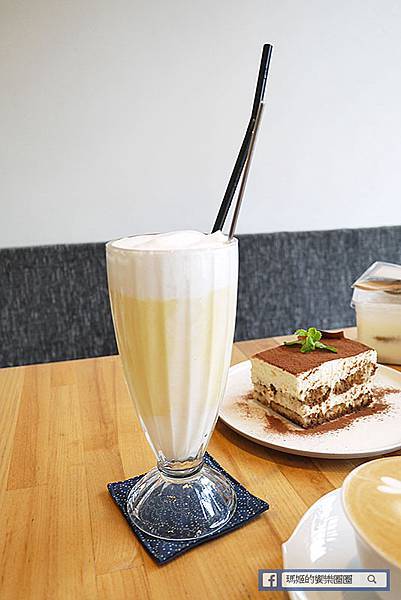 捷運民權西路站咖啡廳！波赫士領地精品咖啡館昌吉店，台北提拉米蘇推薦。