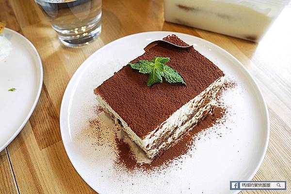 捷運民權西路站咖啡廳！波赫士領地精品咖啡館昌吉店，台北提拉米蘇推薦。