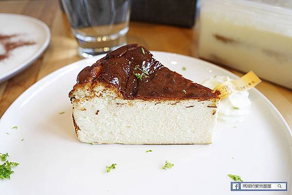 捷運民權西路站咖啡廳！波赫士領地精品咖啡館昌吉店，台北提拉米蘇推薦。