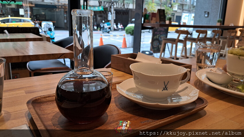 波赫士領地精品咖啡館 | 台北大同區早午餐推薦!! 奇異果貝