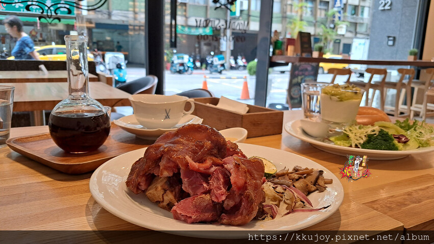 波赫士領地精品咖啡館 | 台北大同區早午餐推薦!! 奇異果貝