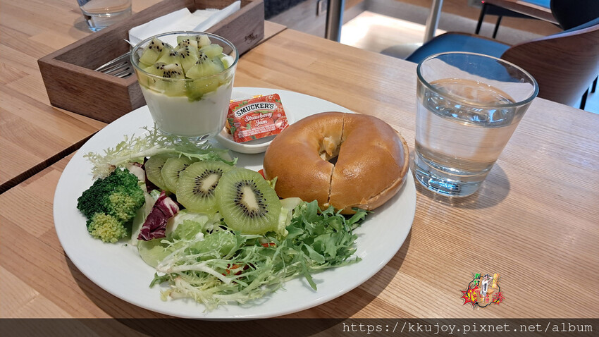 波赫士領地精品咖啡館 | 台北大同區早午餐推薦!! 奇異果貝