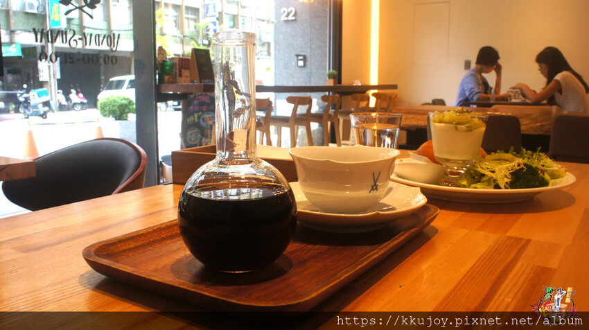 波赫士領地精品咖啡館 | 台北大同區早午餐推薦!! 奇異果貝