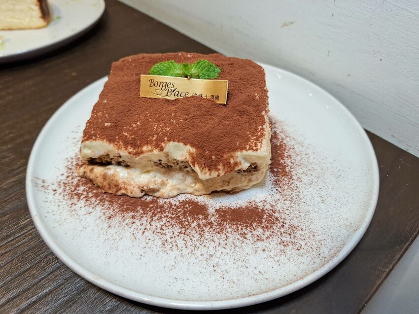 【美食】「波赫士領地精品咖啡館 昌吉店」千層蛋糕、提拉米蘇，