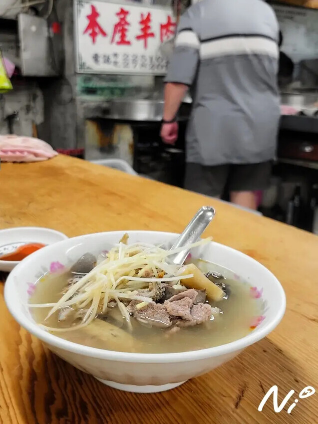 [食記。嘉義東區]東市蔡家本產羊肉。羊雜羊肉綜合當歸湯! #