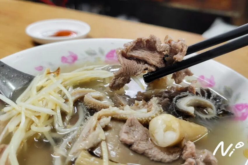 [食記。嘉義東區]東市蔡家本產羊肉。羊雜羊肉綜合當歸湯! #