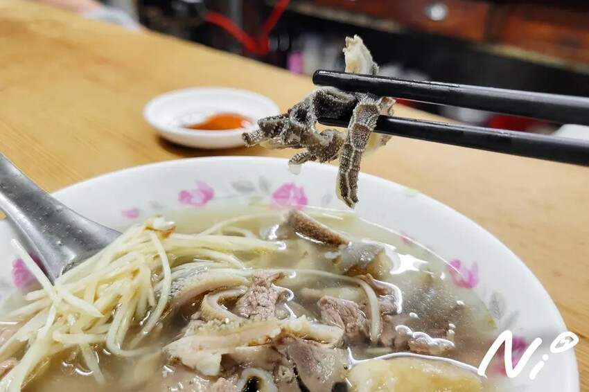 [食記。嘉義東區]東市蔡家本產羊肉。羊雜羊肉綜合當歸湯! #