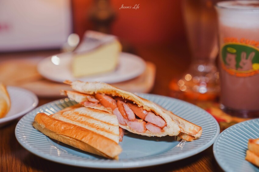 【屏東市│美食】悟Coffee。屏東人氣早午餐，人氣咖哩飯早早賣完，推薦熱壓吐司和咖啡