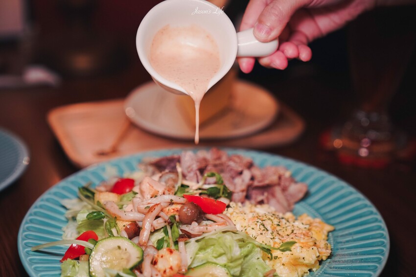 【屏東市│美食】悟Coffee。屏東人氣早午餐，人氣咖哩飯早早賣完，推薦熱壓吐司和咖啡