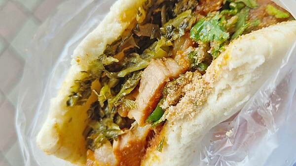 【三重美食】自強路三段無名刈包｜無時無刻都一定要排隊的爆人氣刈包店