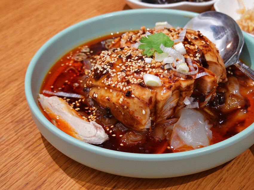 桃園市桃園區桃園市桃園區—阿本家｜以新派理念手法 調和八大菜系的川麻湘酸｜桃園藝文特區、中正路