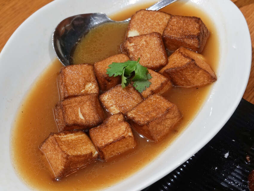 桃園市桃園區桃園市桃園區—阿本家｜以新派理念手法 調和八大菜系的川麻湘酸｜桃園藝文特區、中正路