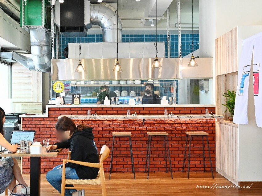 法丼Fadone|台中第一間以法式元素為主軸的丼飯專賣店,採原肉塊熟成,低溫料理,用餐時間人超多!