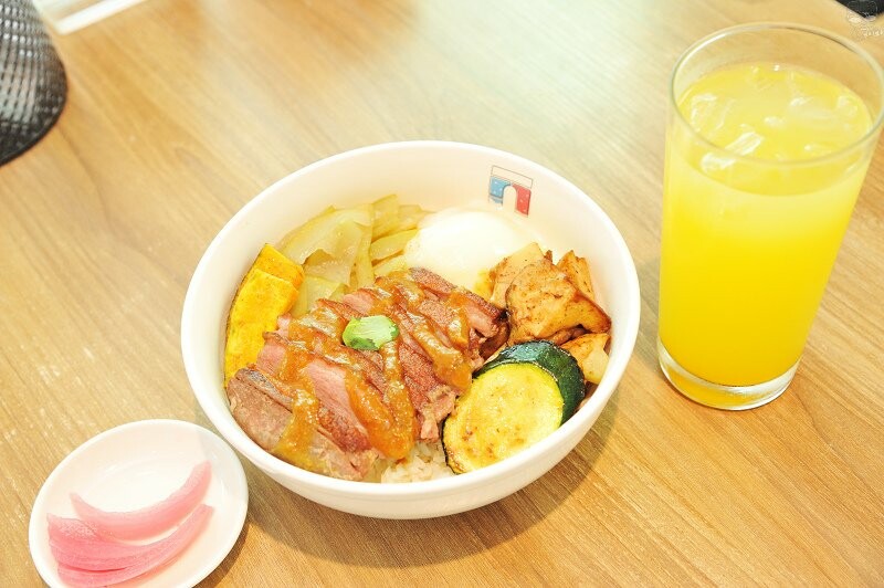 台中南屯美食推薦,【法丼】讓丼飯不僅僅只是丼飯,舒肥軟嫩的板