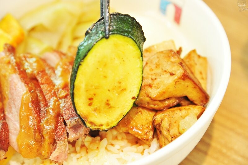 台中南屯美食推薦,【法丼】讓丼飯不僅僅只是丼飯,舒肥軟嫩的板