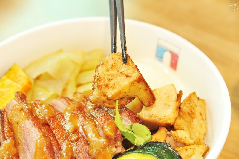 台中南屯美食推薦,【法丼】讓丼飯不僅僅只是丼飯,舒肥軟嫩的板