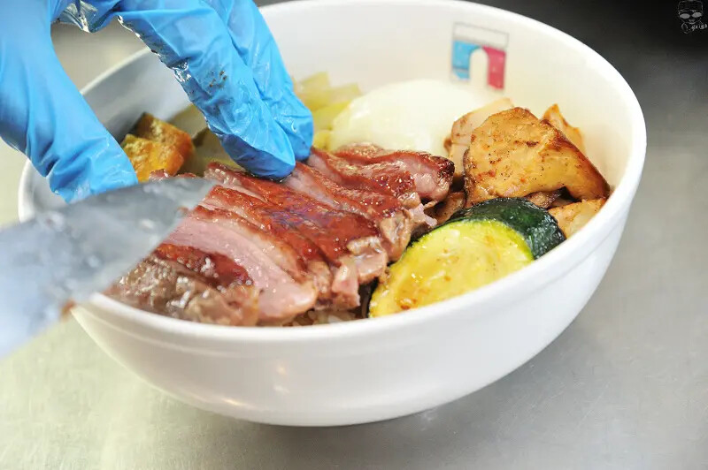 台中南屯美食推薦,【法丼】讓丼飯不僅僅只是丼飯,舒肥軟嫩的板