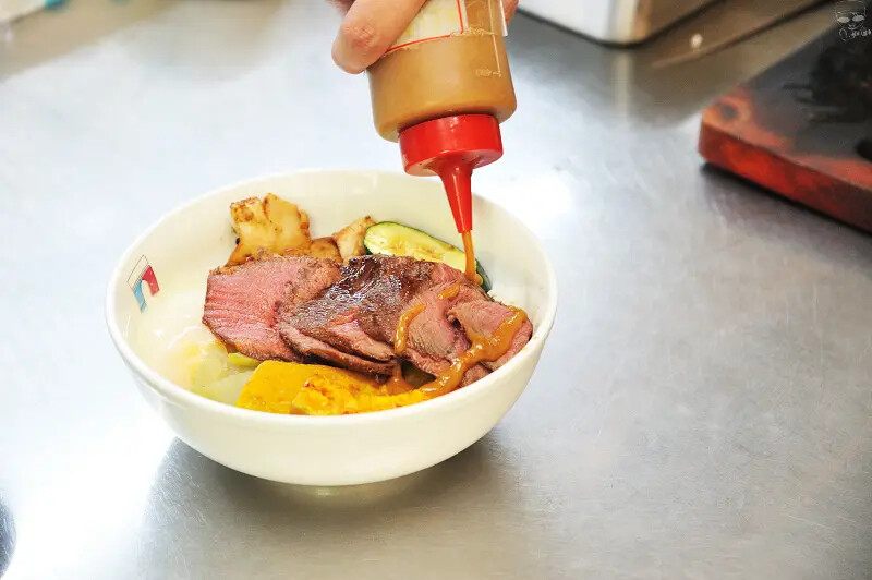 台中南屯美食推薦,【法丼】讓丼飯不僅僅只是丼飯,舒肥軟嫩的板