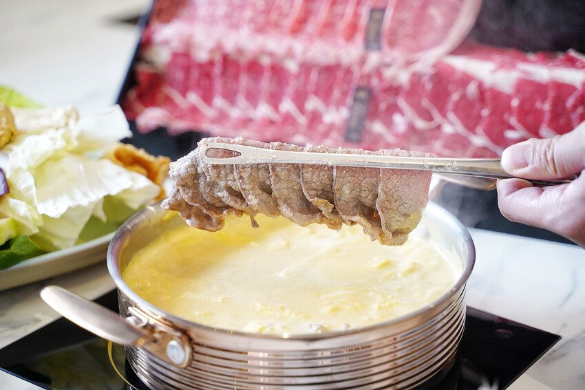 新開幕.嗑肉石鍋全新二代店插旗竹北啦!每鍋最便宜328元起,就能享有超過100種食材自助吧吃到飽!包括滷肉飯、咖哩飯、飲料、冰淇淋等等~ - 阿華田的美食日記