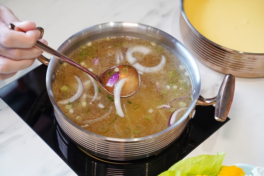 新開幕.嗑肉石鍋全新二代店插旗竹北啦!每鍋最便宜328元起,就能享有超過100種食材自助吧吃到飽!包括滷肉飯、咖哩飯、飲料、冰淇淋等等~ - 阿華田的美食日記