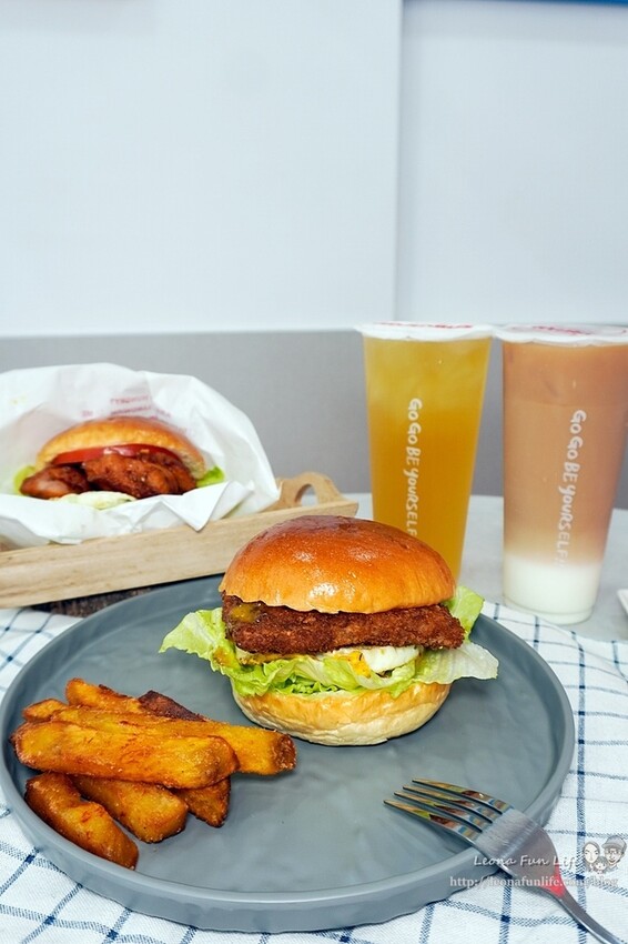 台中太平早午餐推薦 | GOGOBUS元氣巴士樹孝店-招牌氣墊漢堡、美味中西式早餐,新品草莓奶酥香濃登場