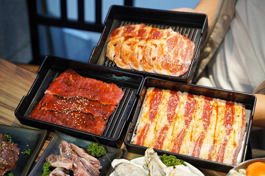 【HOME燒肉】599元起燒肉火鍋吃到飽!哈根達斯、手掌大沙朗牛排、Pro級大生蠔等等超過80種食材通通無限供應!超高CP值,建議提前訂位!附近好停車! - 阿華田的美食日記