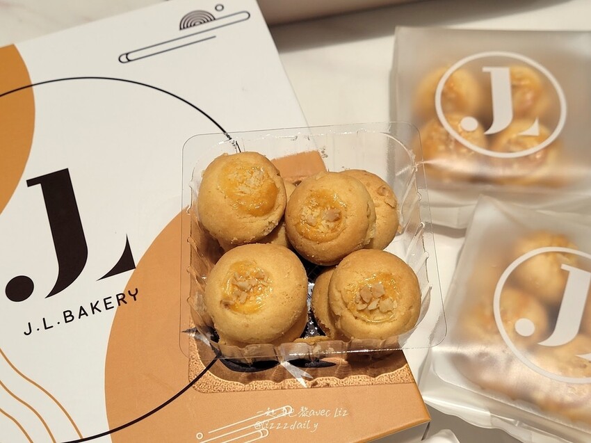 【J.L.手作烘焙】大里麵包店推薦!紅土鹹鴨蛋與甜點的火花 金沙布朗尼、金沙奶酥厚片滋味如何?