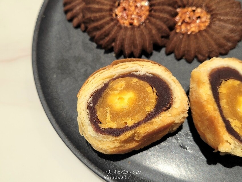 【J.L.手作烘焙】大里麵包店推薦!紅土鹹鴨蛋與甜點的火花 金沙布朗尼、金沙奶酥厚片滋味如何?