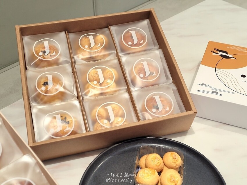 【J.L.手作烘焙】大里麵包店推薦!紅土鹹鴨蛋與甜點的火花 金沙布朗尼、金沙奶酥厚片滋味如何?