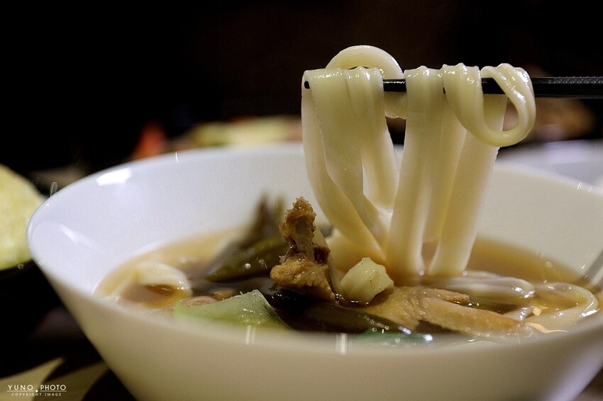 海鮮控出列！北海道醬漬鮭魚卵滷肉飯 讓你口中爆出大海鮮味｜食雞成熟異國饗宴(嘉義車站美食)